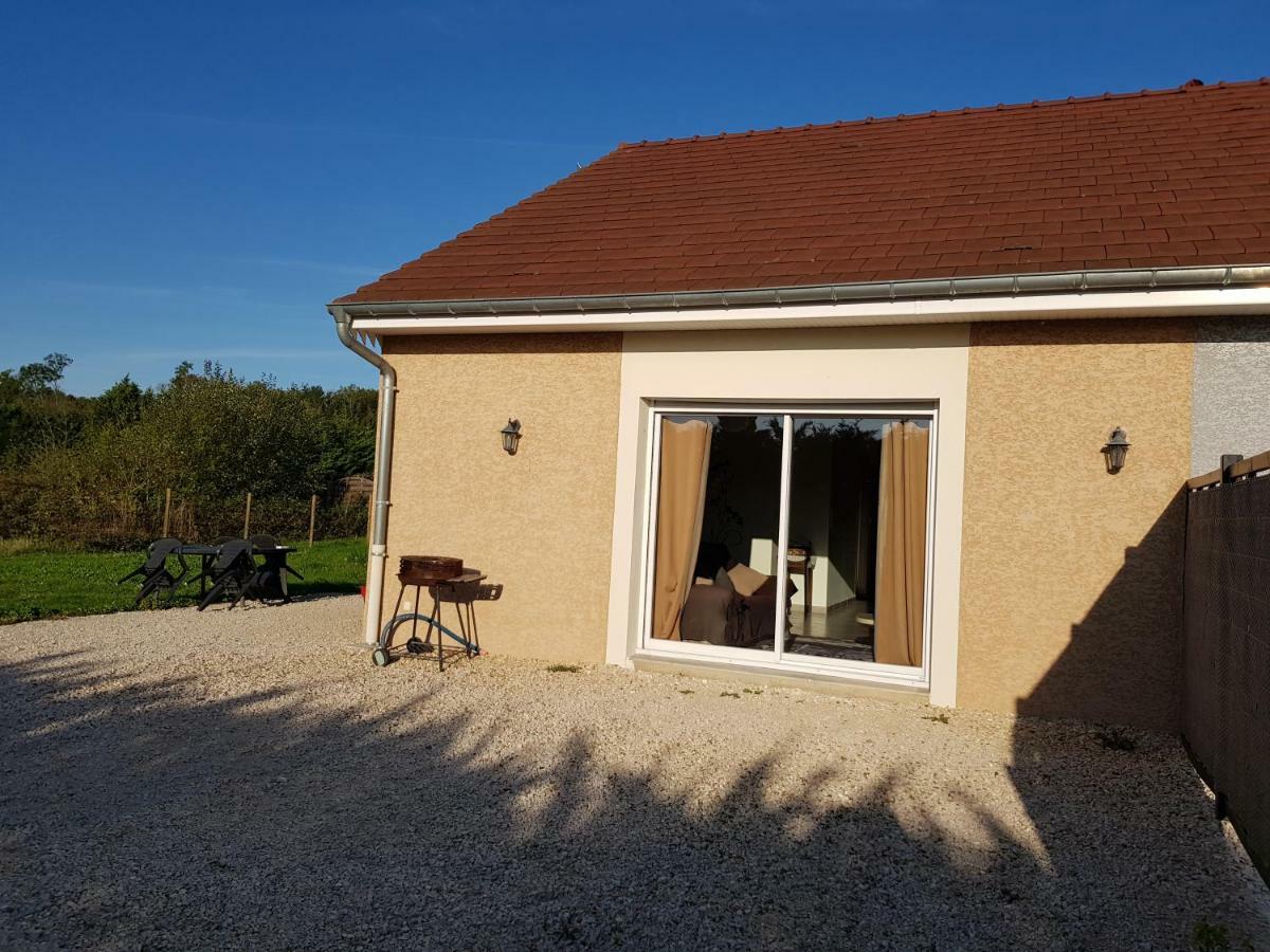 Gite Le Petit Pied-A-Terre La Chapelle-Saint-Sauveur  Exterior photo